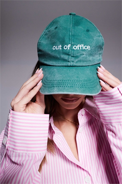 Бейсболка «Вне офиса» артикул 139046302