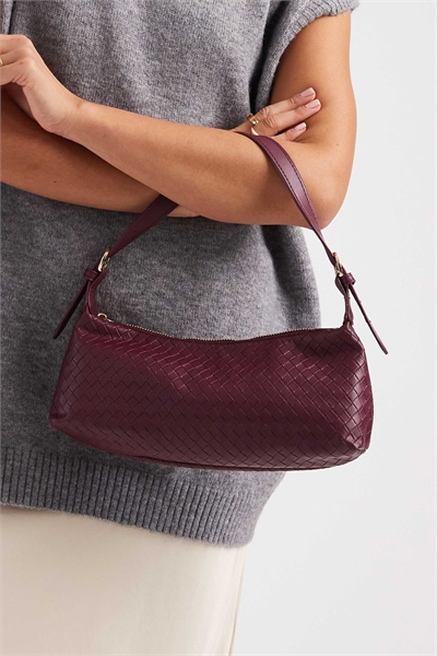 Плетеная сумка через плечо свободного кроя артикул 151096052