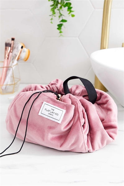 Косметичка с завязками от The Flat Lay Co. — розовый бархат артикул 1563940