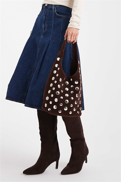 Сумка из искусственной замши с заклепками по всей поверхности артикул 149135445