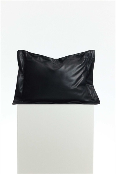 Кожаная сумка в форме подушки артикул 154641494