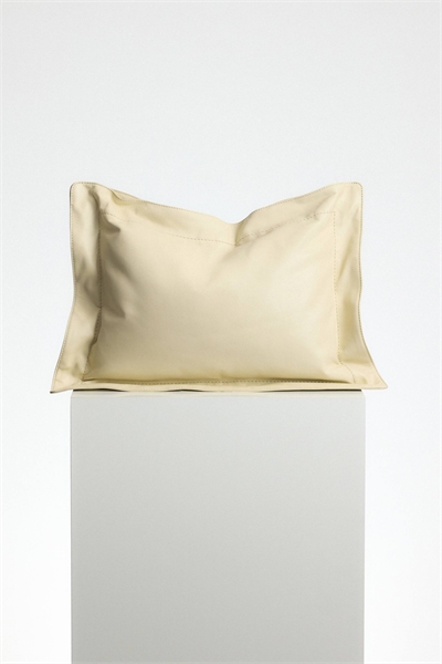 Кожаная сумка в форме подушки артикул 154607507