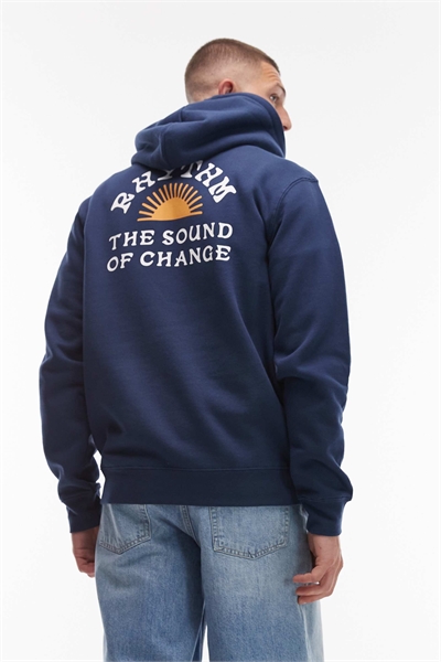 Толстовка с капюшоном и принтом на спине артикул 151928478