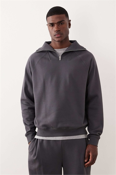 Свитшот с четвертью молнии и свободным кроем артикул 150327136