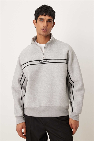 Свитшот с полосками и четвертью молнии, с логотипом по центру груди артикул 151337039