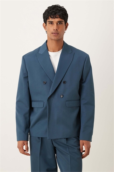 Короткая двубортная пиджак артикул 147015873