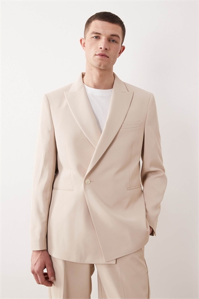 Двубортный пиджак классического кроя с перекрещивающимся вырезом артикул 153575312