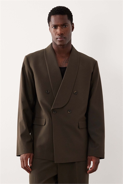 Короткий пиджак-шаль прямого кроя артикул 143439129