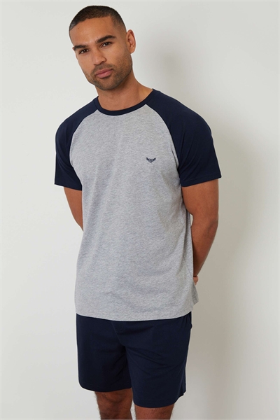 Комплект для отдыха из топа с короткими рукавами и шорт артикул 155739821