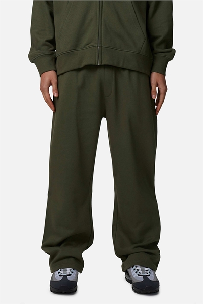 Джоггеры свободного кроя с монограммой артикул 156412025