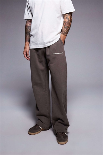 Джоггеры свободного кроя с прямыми брючинами артикул 149794130