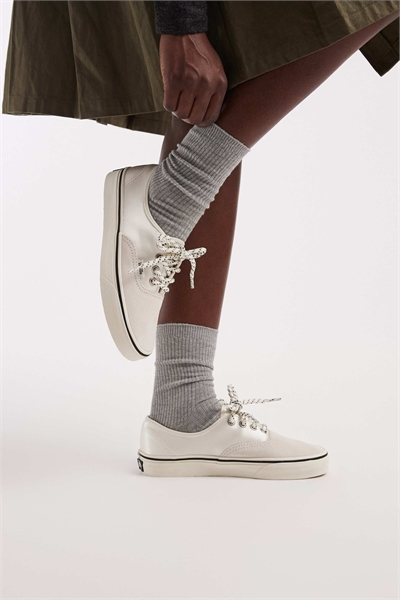 Оригинальные кроссовки артикул 153849357