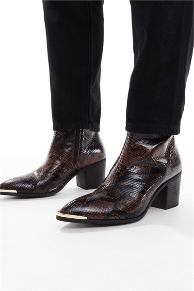 Ботинки на каблуке артикул 149043483