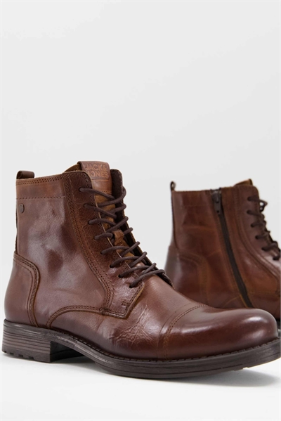 Высокие ботинки на шнурках артикул 109334635