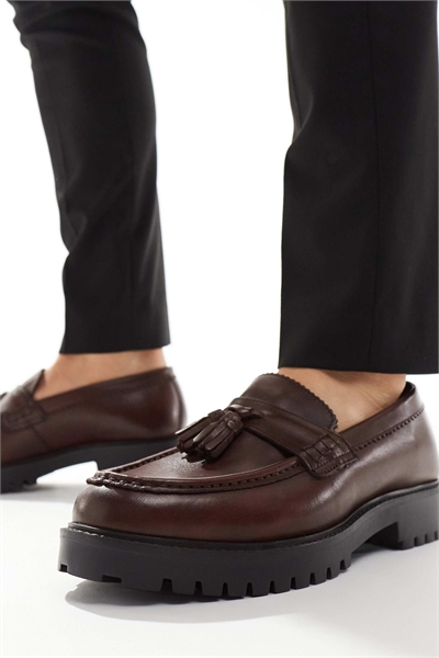 Лоферы Sean с кисточками артикул 132236489