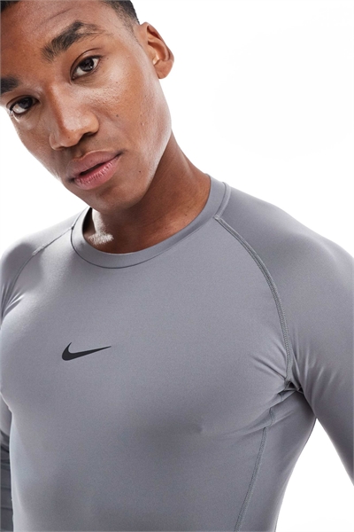 Футболка с длинным рукавом Pro Dri-FIT с облегающим кроем артикул 134226455