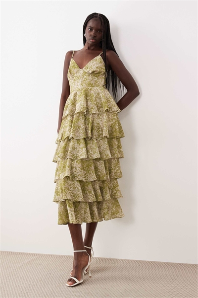 Многослойное платье-миди с рюшами и абстрактным принтом зеленого цвета артикул 153652805