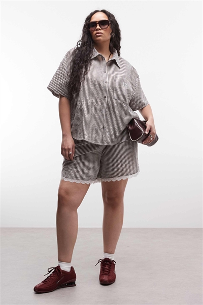 Шорты из ткани «сирсакер» с кружевной отделкой co-ord артикул 155672320