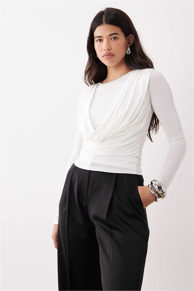 Топ с высоким воротником и длинными рукавами артикул 156005845