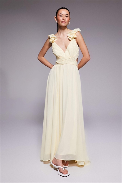 Платье миди с рюшами на плечах, желтого цвета артикул 153280458