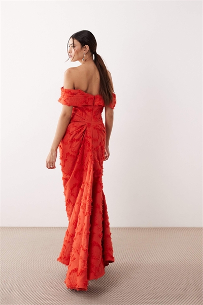 Текстурированное макси-платье Бардо в красном цвете артикул 151783195