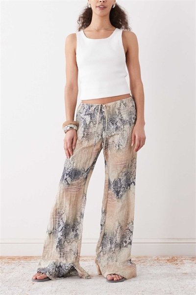 Брюки с широкими брючинами и гофрированной текстурой артикул 154869696