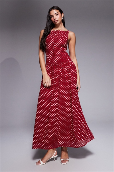 Эксклюзивное макси-платье с высоким квадратным вырезом, застежкой на пуговицах и заниженной талией, в красно-белый горошек артикул 154327801