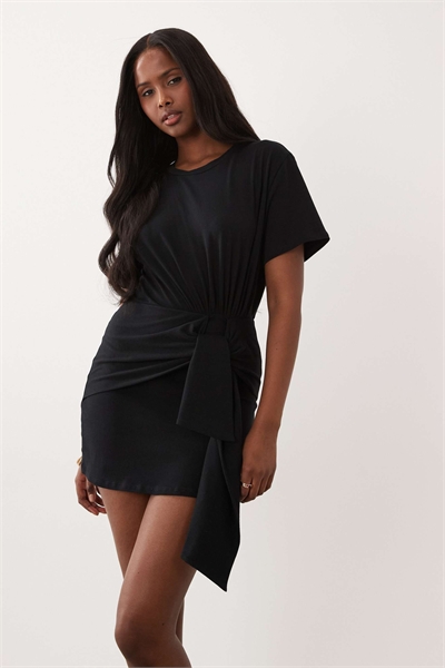 Мини-платье с коротким рукавом и сборками артикул 155971070