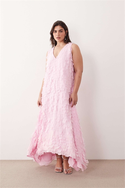 Макси-платье прямого кроя с текстурной драпировкой артикул 151783493