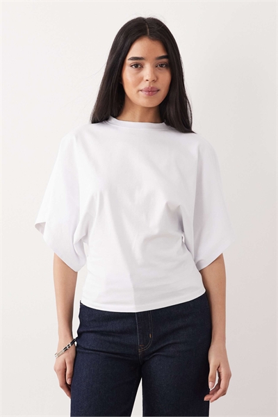 Топ с короткими рукавами «летучая мышь» и зауженной талией артикул 156039657