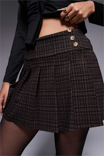 Микро-мини-юбка-шорты с плиссировкой и ворсованной отделкой артикул 149436487