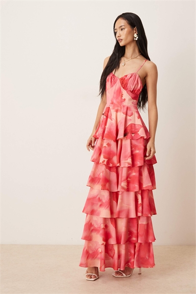 Макси-платье с рюшами на линии груди и многослойной юбкой с воланами от Madison артикул 153152387