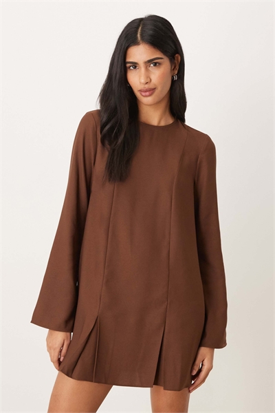 Мини-платье с длинными рукавами и вставками артикул 152352249