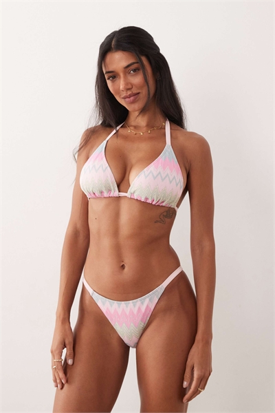 Топ бикини треугольной формы артикул 152708311