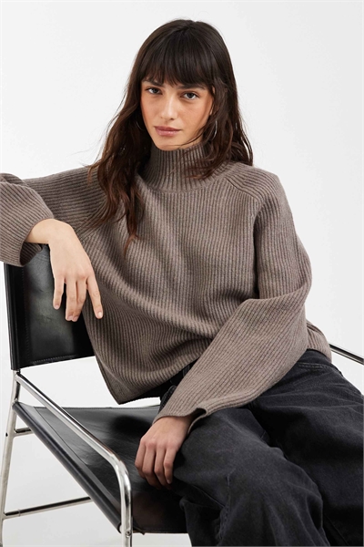 Свитер из мягкого трикотажа артикул 155393018