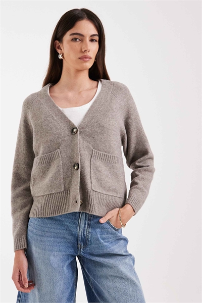 Прямоугольный вязаный кардиган с карманами артикул 152701404