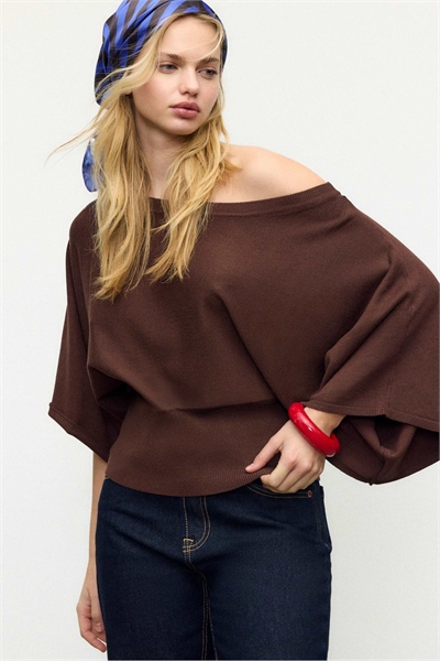 Свяжите свитер с рукавами «летучая мышь» артикул 155957699