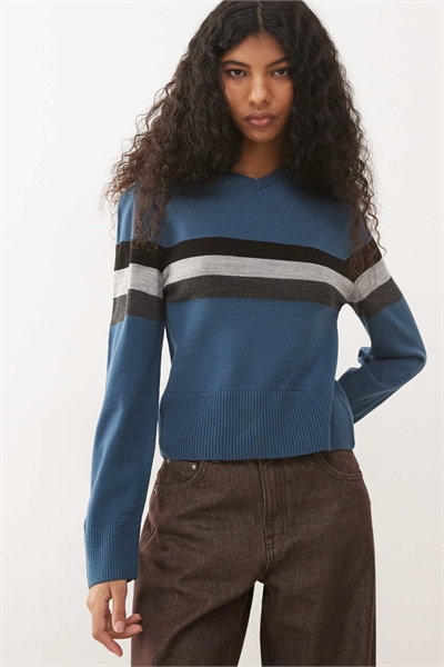 Свитер с V-образным вырезом артикул 155232268