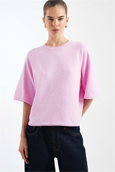 Вязаный топ прямого кроя с короткими рукавами артикул 152906732