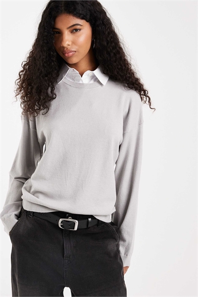 Свитер из тонкого трикотажа с воротником из контрастного поплина артикул 155219036