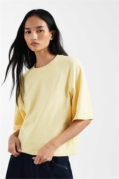 Вязаный топ прямого кроя с короткими рукавами артикул 152906688