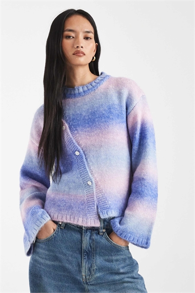 Кардиган из шерсти с асимметричной застежкой на пуговицах и расклешенными рукавами артикул 153817010