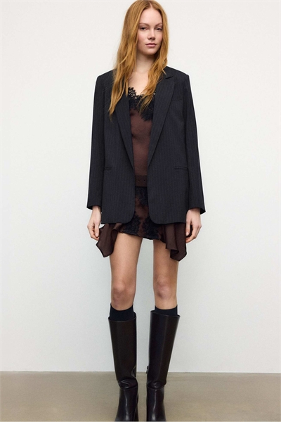 Блейзер в полоску с открытым верхом артикул 155424631