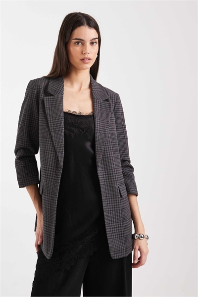 Блейзер с рукавами с объемной текстурой и рюшами артикул 151963727