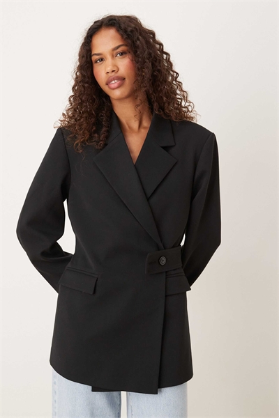 Блейзер свободного кроя с поясом артикул 149516029