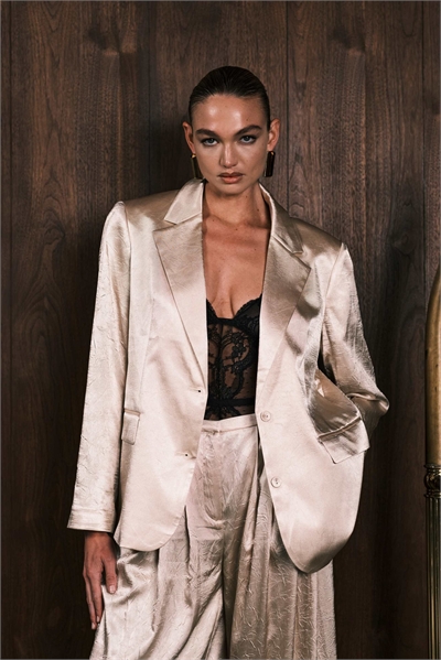 Блейзер из неструктурированного атласа, сшитый на заказ артикул 150704880