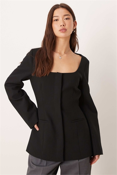 Блейзер с удлиненным квадратным вырезом артикул 153408578
