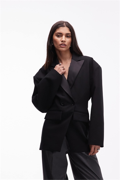 Блейзер из ткани «тукс» с атласными лацканами артикул 153279664