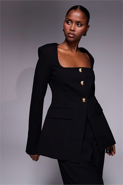 Блейзер из мягкого эластичного понте с вырезанным силуэтом артикул 149728685