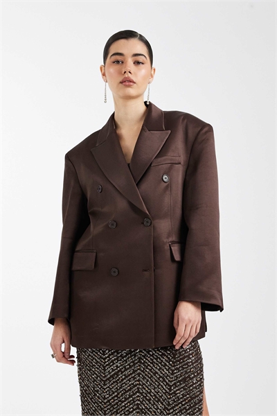 Блейзер из атласа свободного кроя с двойной застежкой артикул 153663798